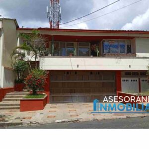 CASA PARA USO COMERCIAL O VIVIENDA EN EL BARRIO EL PRADO