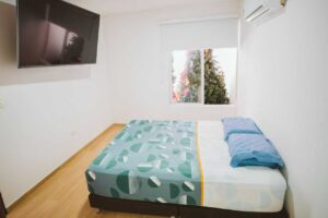 Habitación principal iluminada y confortable de vivienda en venta en Villas de San Pablo Florencia Caquetá