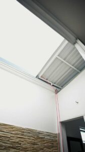 Patio iluminado con techo corredizo de casa en venta en Villas de San Pablo Florencia Caquetá