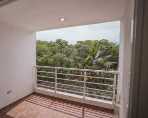 Balcón con vista exterior del apartamento en venta en Torres de Sión Florencia Caquetá