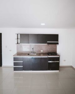 Cocina integral moderna del apartamento en venta en Torres de Sión Florencia Caquetá
