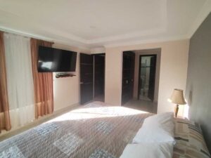 Casa en venta Florencia – habitación principal iluminada