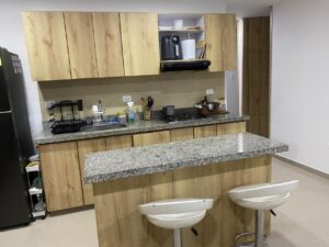 Cocina integral abierta del apartamento en primer piso en Torres de Baruc Florencia Caquetá