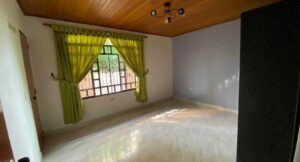 Sala social integrada en finca campestre con tres casas en Florencia Caquetá