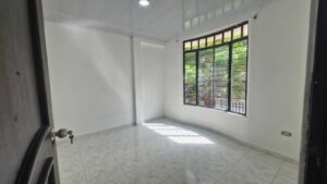 Vivienda en venta en Altamira Florencia alcoba auxiliar con excelente iluminación