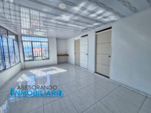 Sala amplia de casa en venta en Florencia barrio los Andes