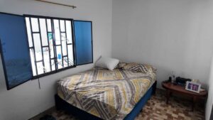 Habitación espaciosa en casa en venta florencia