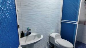 Baño funcional en propiedad en venta en Florencia