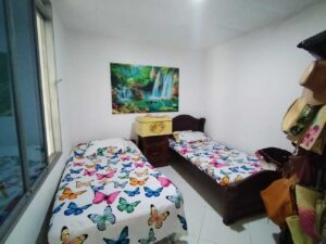 Propiedad en venta en Abbas Turbay Florencia habitación iluminada