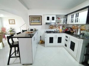 Casa barrio Abbas Florencia cocina integral moderna