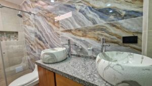 Baño social moderno en segundo piso casa en venta Florencia Caquetá