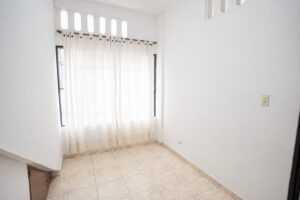 Zona de estudio en casa disponible en Florencia barrio estrella