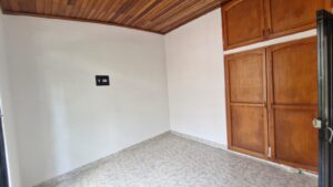 Habitación del apartamento independiente en casa venta barrio estrella