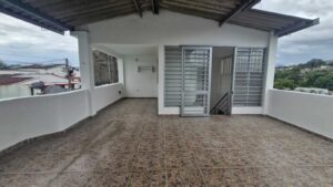Terraza en tercer nivel de casa venta el bosque