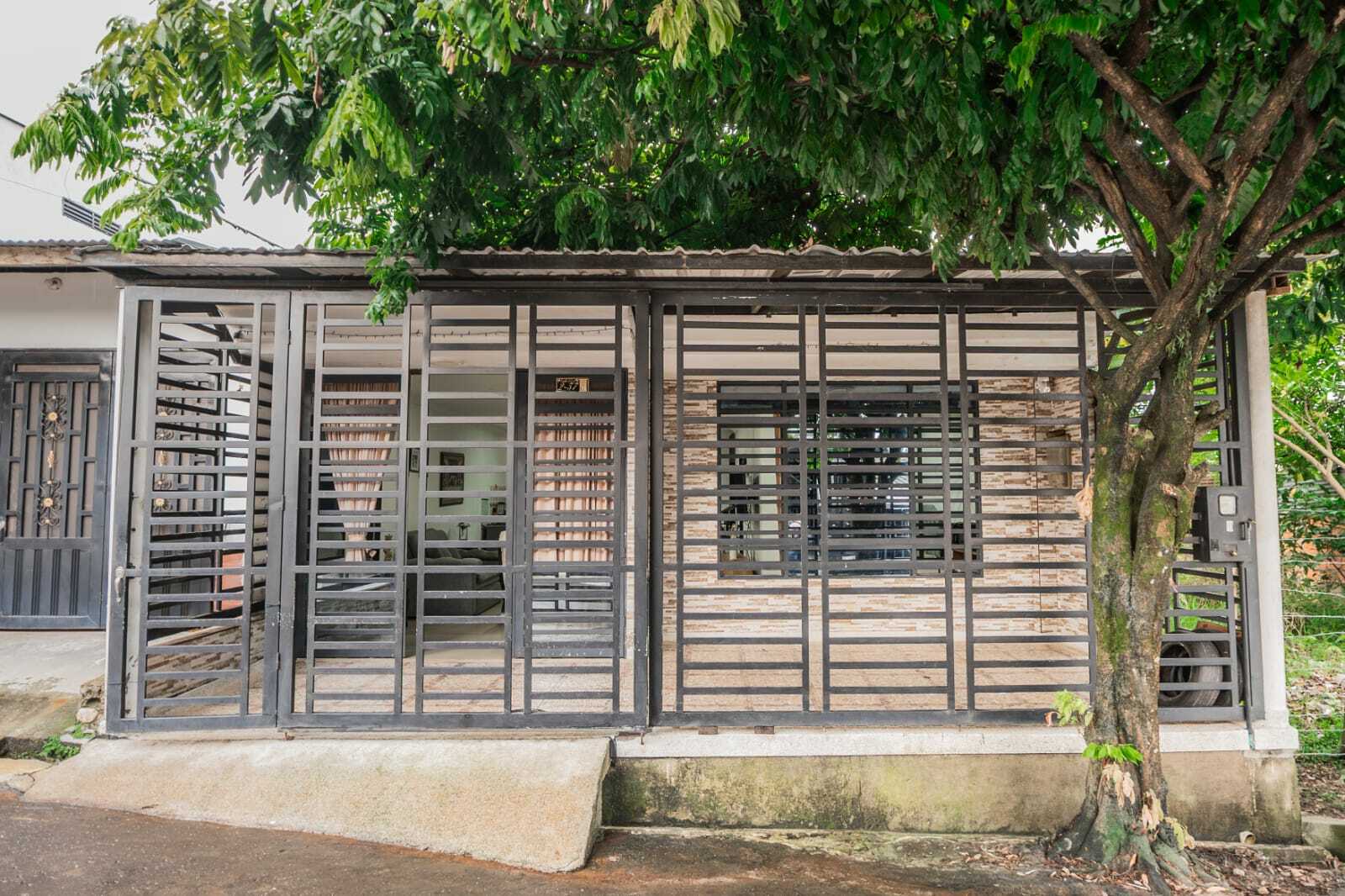 Fachada principal de casa barrio Pahonessa en Florencia Caquetá
