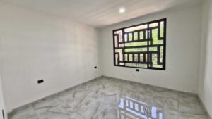 Cuarto auxiliar amplio casa moderna en venta en Florencia Caquetá