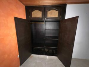 Armario empotrado en habitación casa Barrio Pahonessa