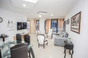 Amplia sala comedor en casa barrio Pahonessa Florencia