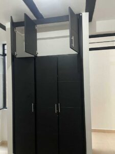 Closets en madera de las alcobas en Portal del Mirador
