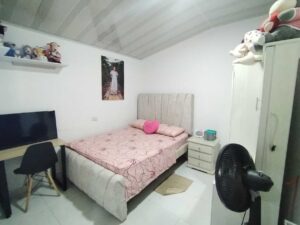 Habitación principal iluminada en venta Florencia