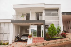 Vista exterior de la vivienda en venta en Florencia barrio Villas de San Pablo