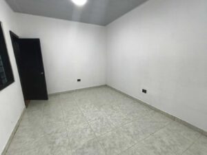 Inmueble en venta en Florencia Bellavista - Espacio de la primera habitación secundaria.