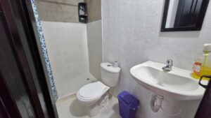Casa en venta ciudadela - Primer baño social funcional.