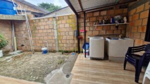 Inmueble en venta en Florencia - Zona de lavado fresca y ventilada.