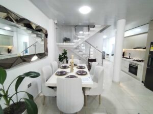 Área de comedor independiente casa barrio Jesus Angel Florencia