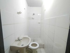 Casa barrio kamani florencia baño principal con excelentes acabados