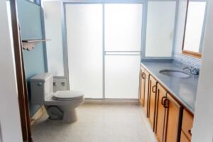 Casa comercial venta florencia baño principal con excelentes acabados