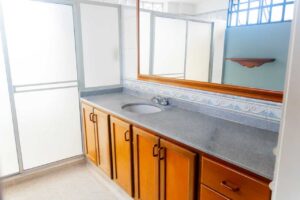 Propiedad comercial en venta Florencia baño auxiliar funcional