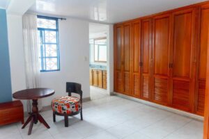 Vivienda en venta Florencia habitacion con excelente iluminacion natural