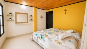 Casa barrio villa erika habitación principal espaciosa