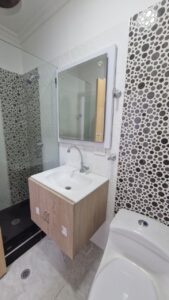 Casa disponible en Florencia zona de baño y duchas.
