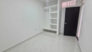Casa disponible Villa Erika espacio interior de habitación.