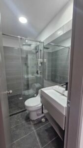 Vivienda en venta Florencia baño social con acabados de alta calidad