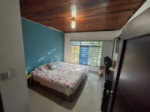 Casa altos pradera Florencia habitación principal con techo en madera