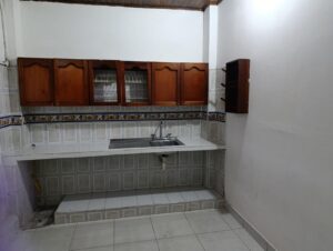Cocina amplia para personalizar en casa comercial y residencial en vía principal de Florencia2.