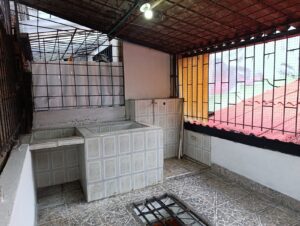 Zona de lavandería en segundo piso con vista panorámica en casa en venta en Florencia.