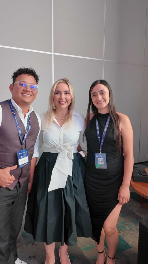 Integrantes de Asesorando Inmobiliaria de Florencia Caquetá junto a Karolina Ochoa en FEDELONJAS 2026