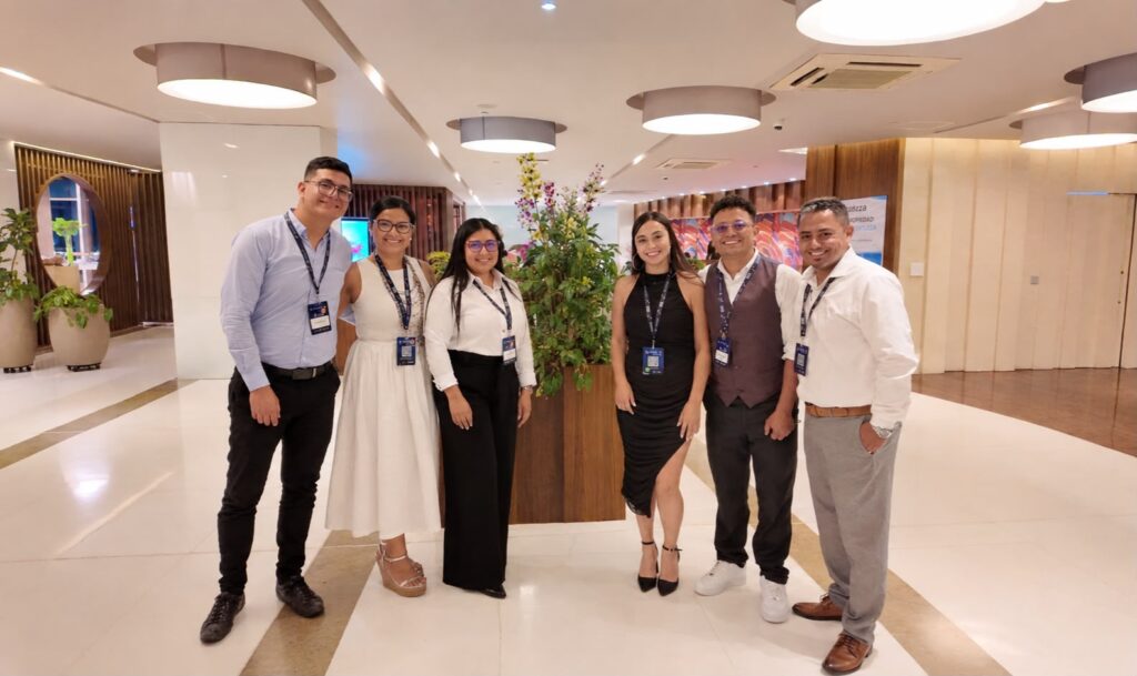 Equipo de Asesorando Inmobiliaria de Florencia Caquetá durante FEDELONJAS 2026 en Cartagena